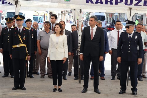 30 Ağustos Zafer Bayramı Münasebetiyle Çelenk Sunma Töreni Düzenlendi 