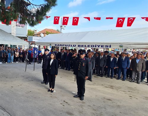 29 Ekim Cumhuriyet Bayramı İlçemizde Çelenk Sunma Töreni ile Başladı.
